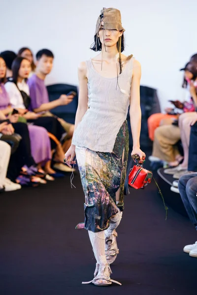 Look 30